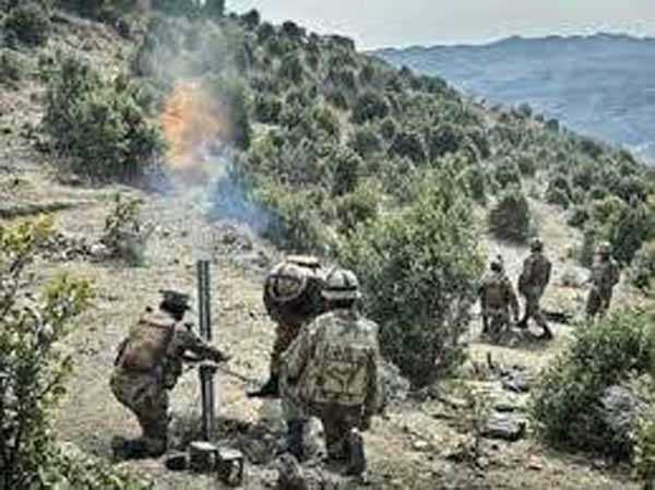 अब जम्मू फ्रंटियर पर गोले दाग सड़क का काम रोका